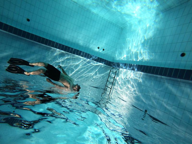 Pool freediving